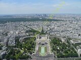 Le_palais_Chaillot_et_la_Défense,_vu_du_troisième_étage_(Paris).jpg